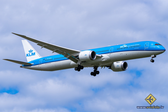 Boeing 787-10 Dreamliner