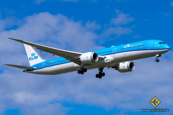 Boeing 787-10 Dreamliner