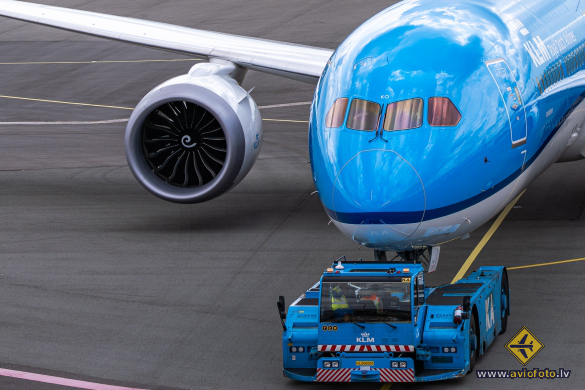 Boeing 787-10 Dreamliner
