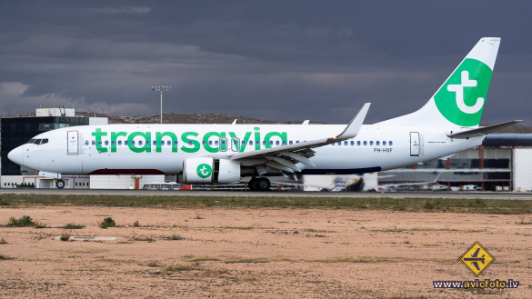 Boeing 737-8K2