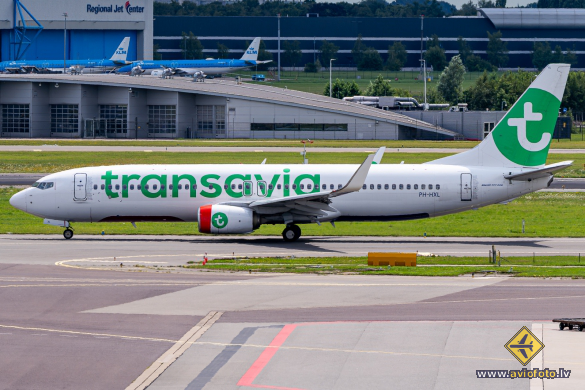 Boeing 737-8K2