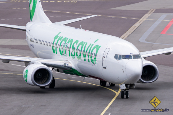 Boeing 737-8K2
