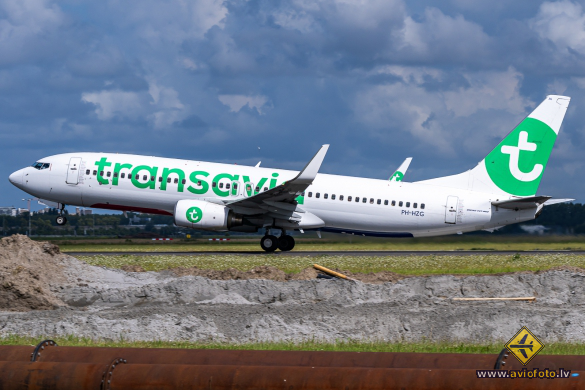 Boeing 737-8K2