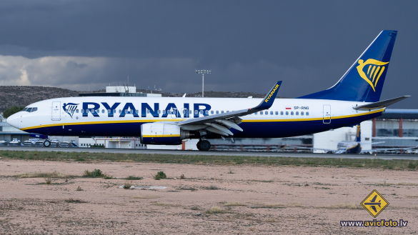 Boeing 737-8AS