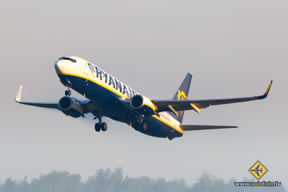 Boeing 737-8AS