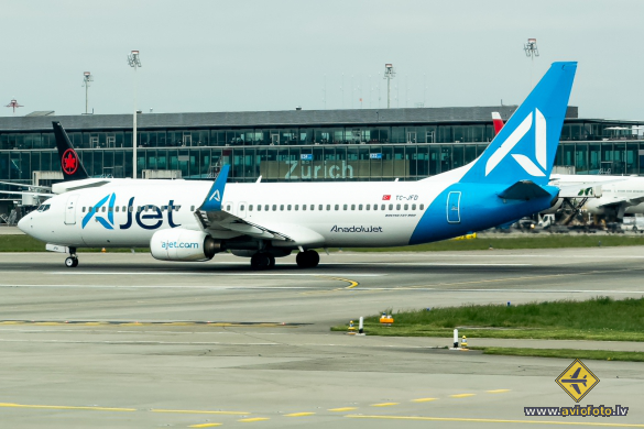 Boeing 737-8F2