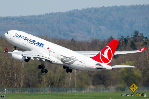 Airbus A330-243