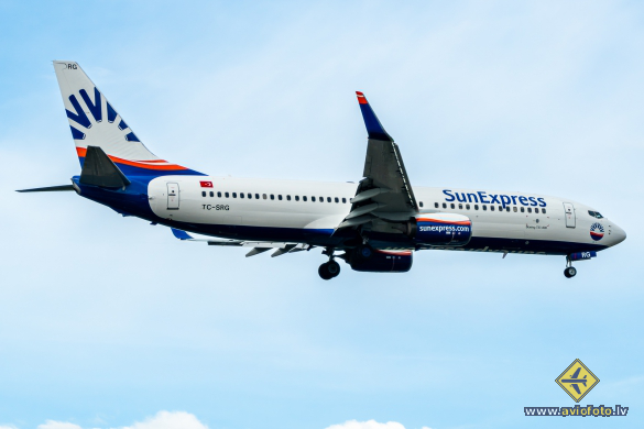 Boeing 737-8JP