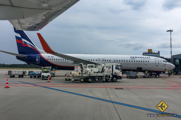 Boeing 737-8MC