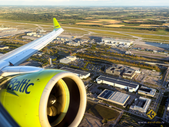Airbus A220-300