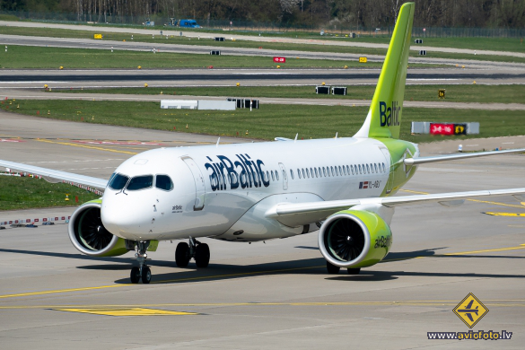 Airbus A220-300