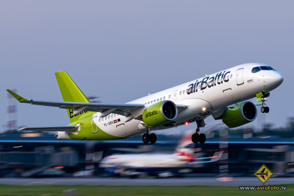 Airbus A220-300
