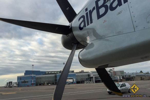 Bombardier DHC-8-402 Q400