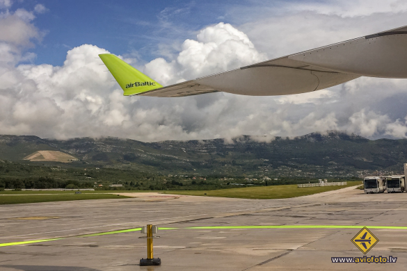 Bombardier CSeries CS300 (BD-500-1A11)