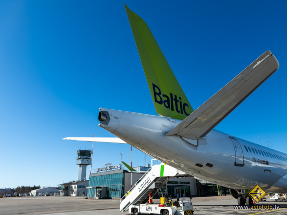 Bombardier CSeries CS300 (BD-500-1A11)