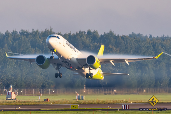 Bombardier CSeries CS300 (BD-500-1A11)