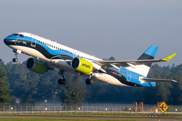 Airbus A220-300