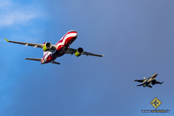 Airbus A220-300