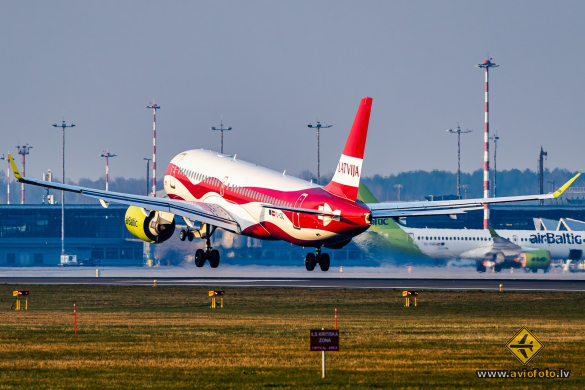 Airbus A220-300