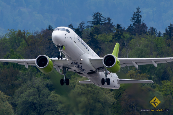Airbus A220-300