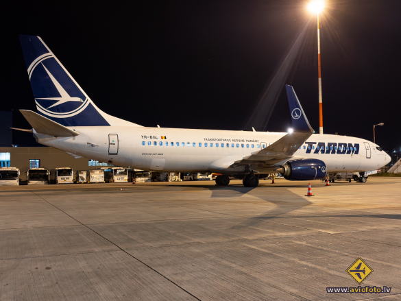 Boeing 737-8H6