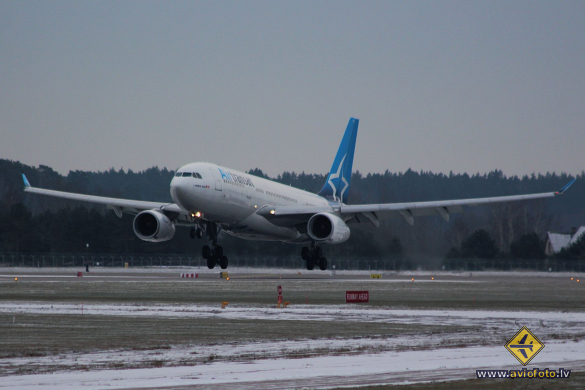 Airbus A330-243