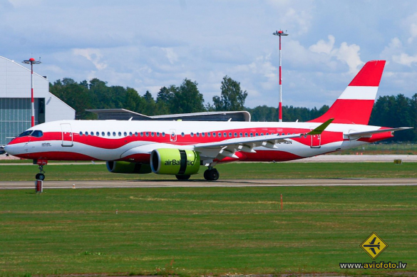 Airbus A220-300