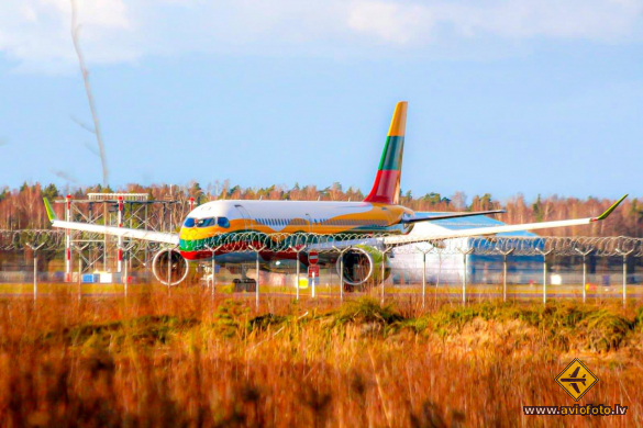 Airbus A220-300