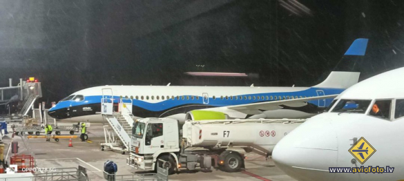 Airbus A220-300
