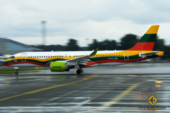 Airbus A220-300