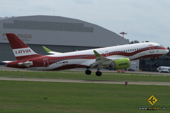 Airbus A220-300