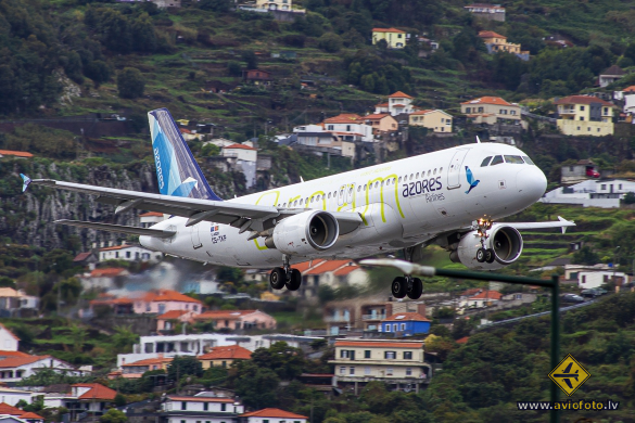 Airbus A320-214