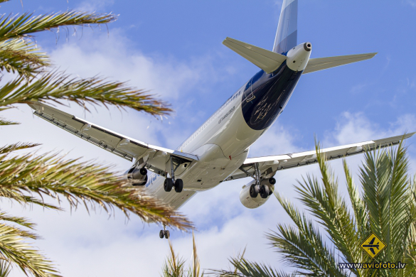 Airbus A320-214