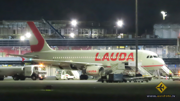 Airbus A320-214