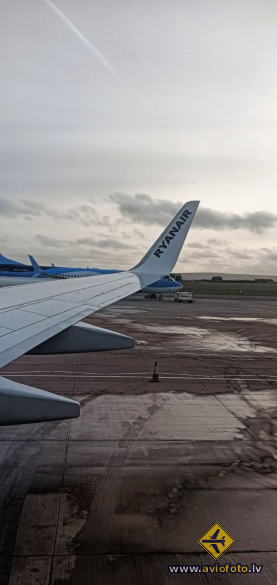 Boeing 737-8AS