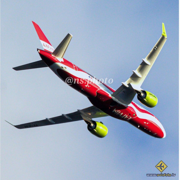 Airbus A220-300