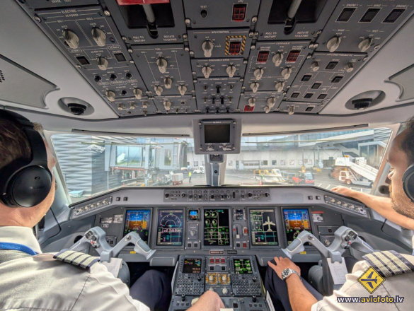 Embraer 195LR (ERJ-190-200LR)