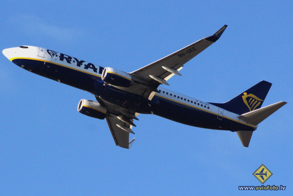 Boeing 737-8AS