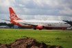 Boeing 737-8H6