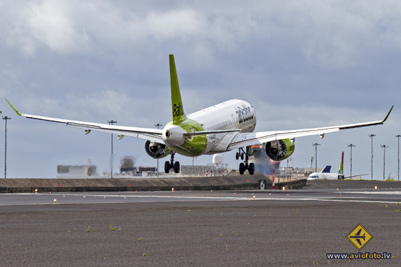 Airbus A220-300