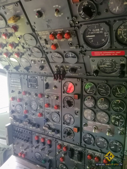 Boeing 727‑76(RE) Super 27