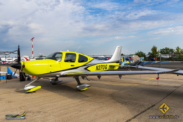 Cirrus SR-22
