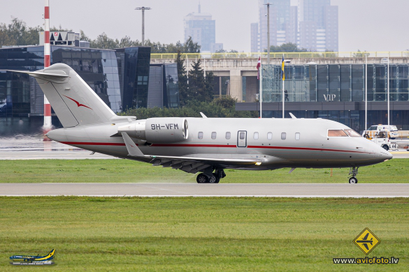 Bombardier Challenger 605 (CL-600-2B16)