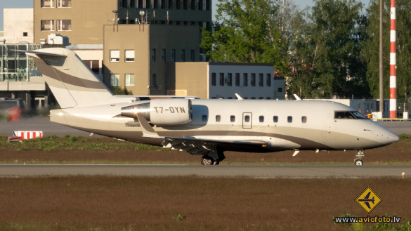 Bombardier Challenger 604 (CL-600-2B16)