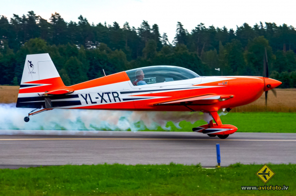 Extra EA-330LC