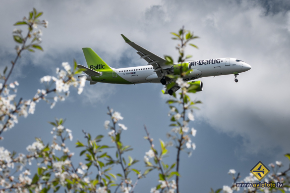Airbus A220-300