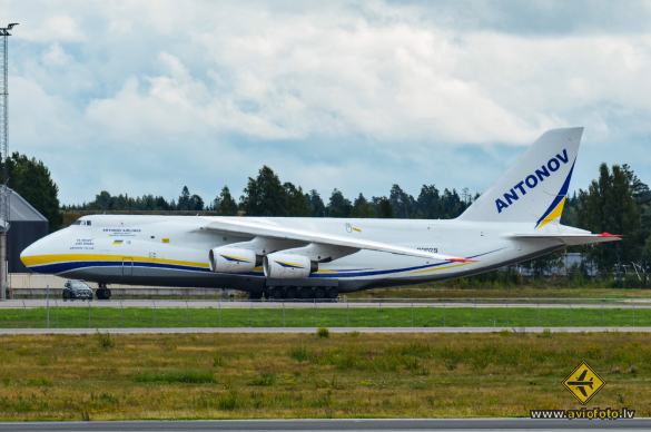 Antonov An-124-100 Ruslan