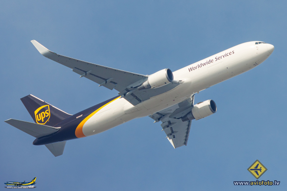 Boeing 767-34AF/ER
