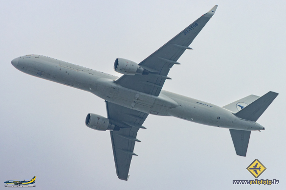 Boeing 757-222(PCF)