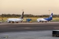Boeing 737-3Y0(SF)